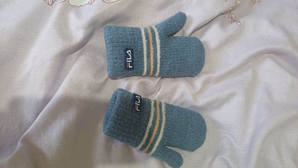 Костюм зимний+варежки в подарок