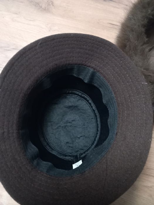 Palarie stofa si caciula blanita