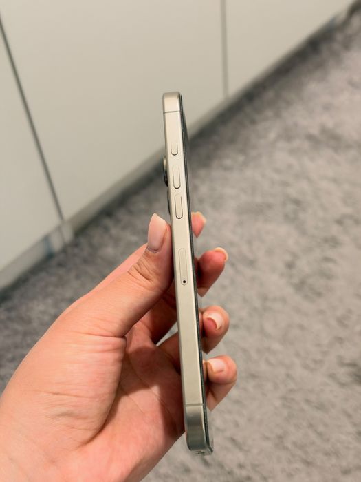 Продам Iphone 16 Pro max