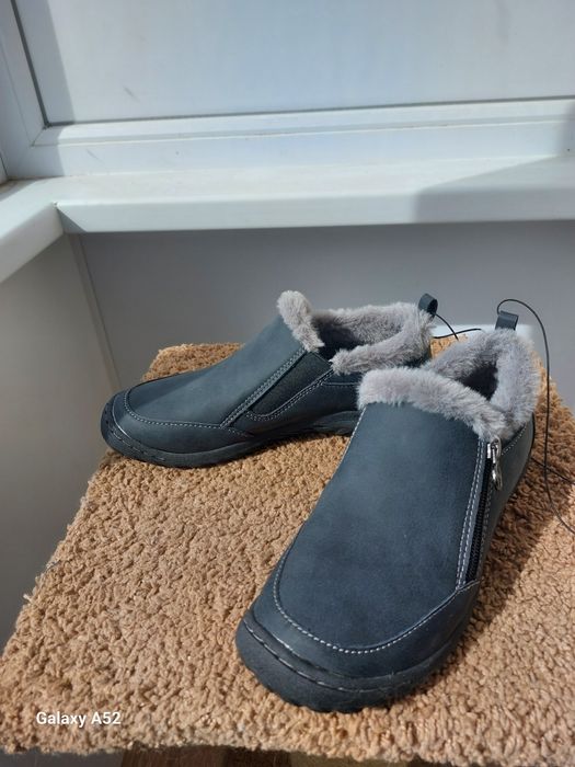 Продам новые ботиночки