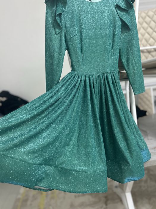 Блестящее изумрудное платье ручной работы для девочки 11–12 лет