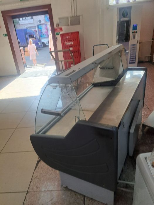 Холодильник витринный