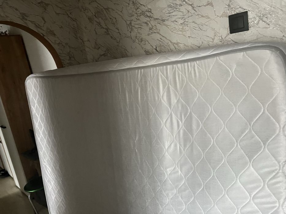 Отдам матрас 2 на 1.60