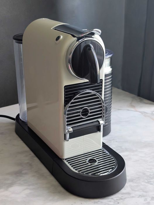 Aparat de cafea Nespresso CitiZ&Milk Alb