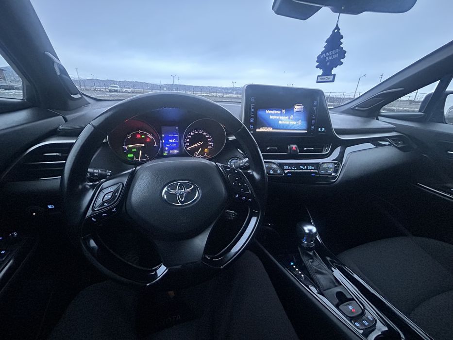 Toyota CH-R 1.8 Hybrid Bi-Tone