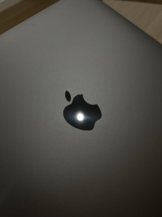 MacBook Air m1 96% AKB