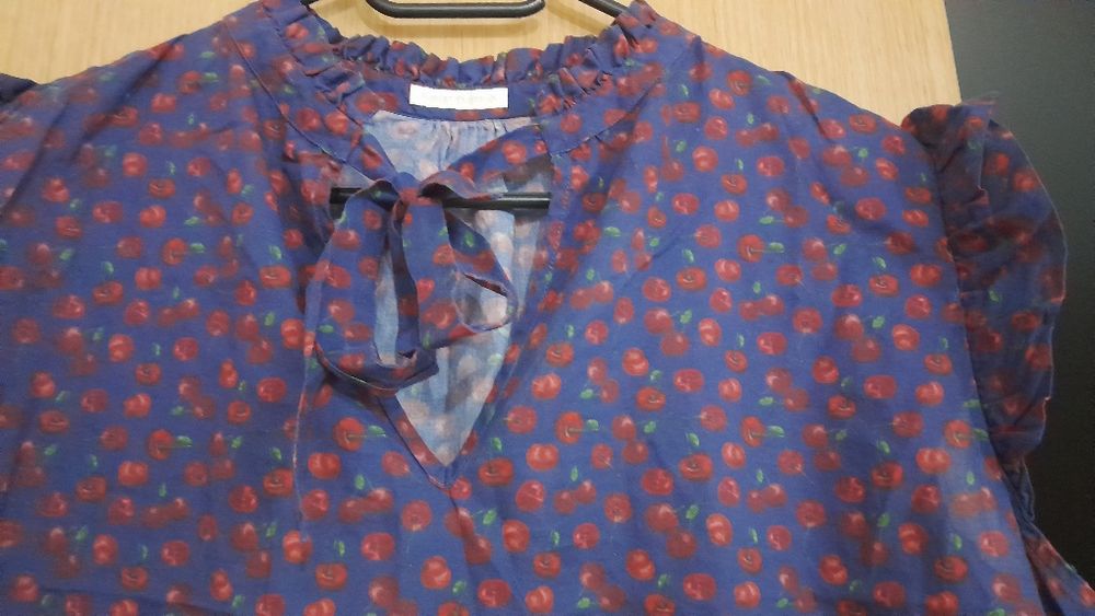 Vând cămașă cu mânecă scurta