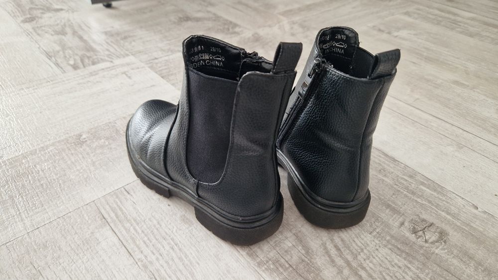 Ghete neimblanite, marimea 28