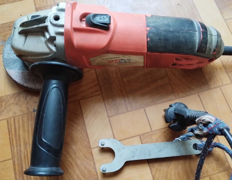 Инструменти Raider Циркуляр,трион (Зеге),Ъглошлайф,Зарядно акумулатор