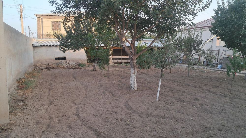 Дом 10 соток сельски урташик на против рай газ