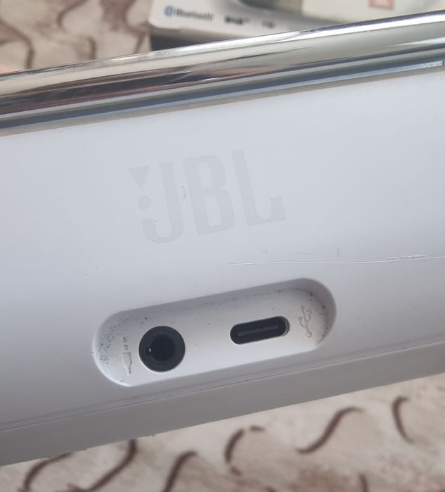 Радио-колонка JBL за части