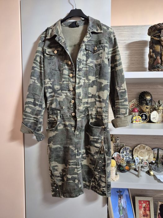 Спортна рокля в цвят милитъри.