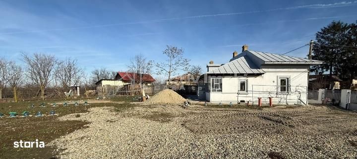 Casa individuala reconditionata partial-Teren 900 mp-Toate utilitatile