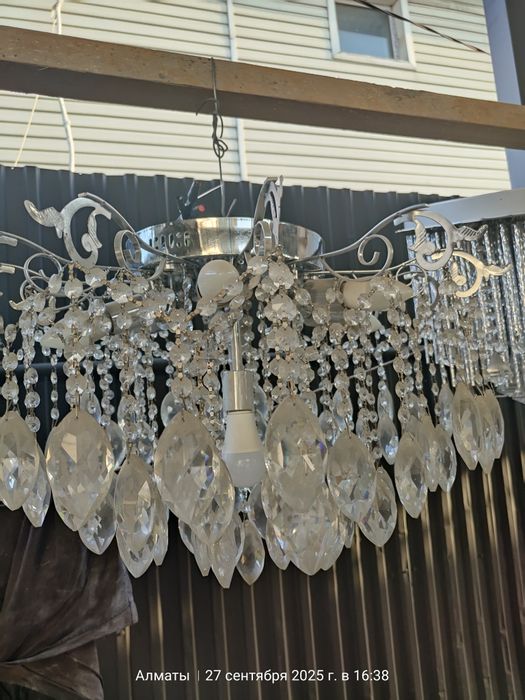 Продам люстры б/у