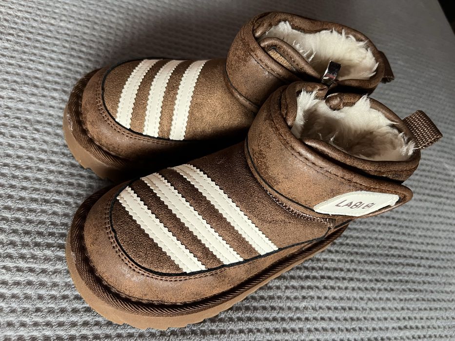 Продам детскую обувь