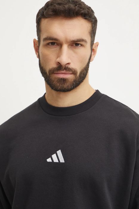 Суичър adidas Feelcozy М
в черно с апликация JE3794