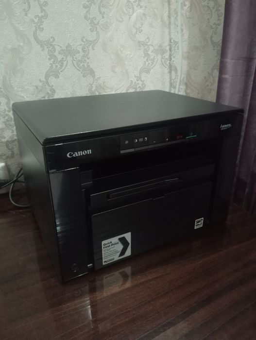 Продам оригинал почти новый принтер Canon mf 3010