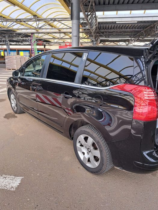 Peugeot 5008  accept si unele schimburi !