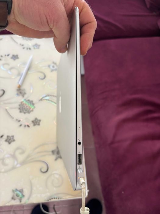 MacBook  Аir 13” (Mid 2017) – i5, 8GB RAM,128GB 256 gb SD карта