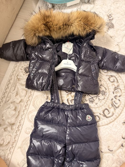 Compleu Moncler geaca si pantaloni