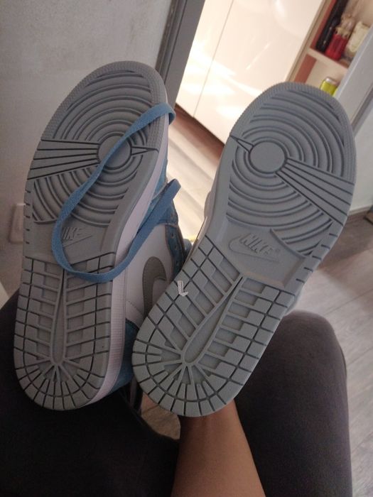 Jordan 1 hyper royale noi