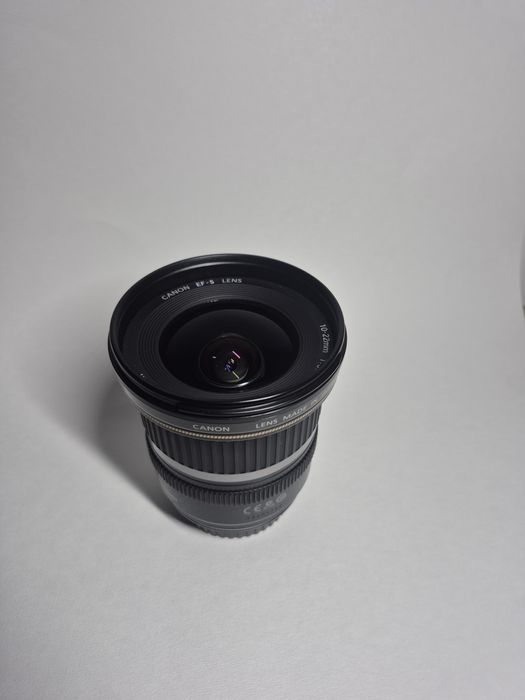 Широкоугольный объектив Canon 10-22