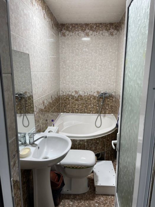 СРОЧНО ПРОДАЕТСЯ!  5-микр.Орбита. 3 этажный индувидуальний дом