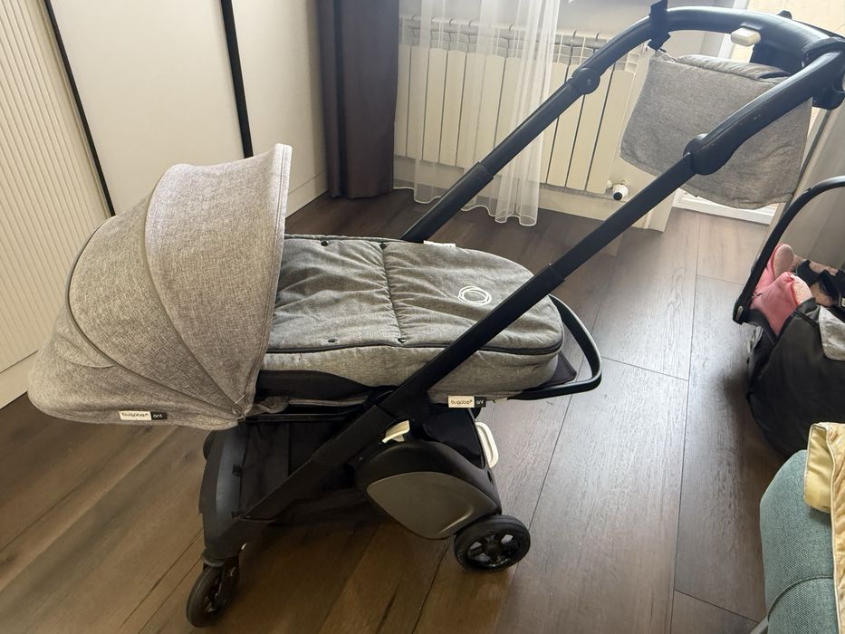 Продам полным комплектом компактную коляску Bugaboo Ant