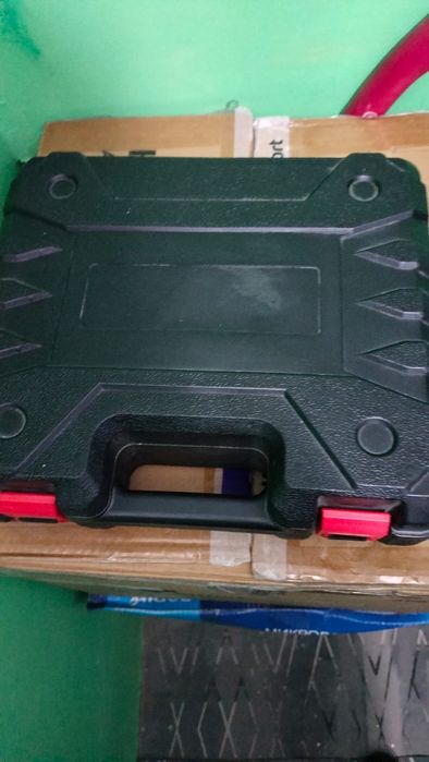 Продам шуруповерт