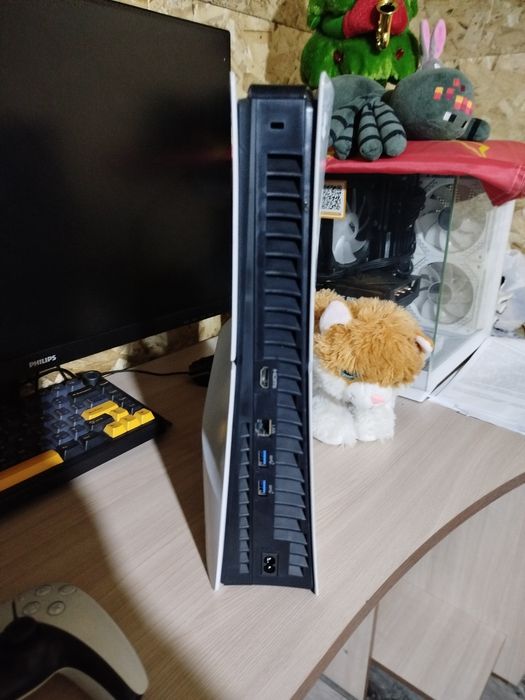 Продам PS5 Slim срочно