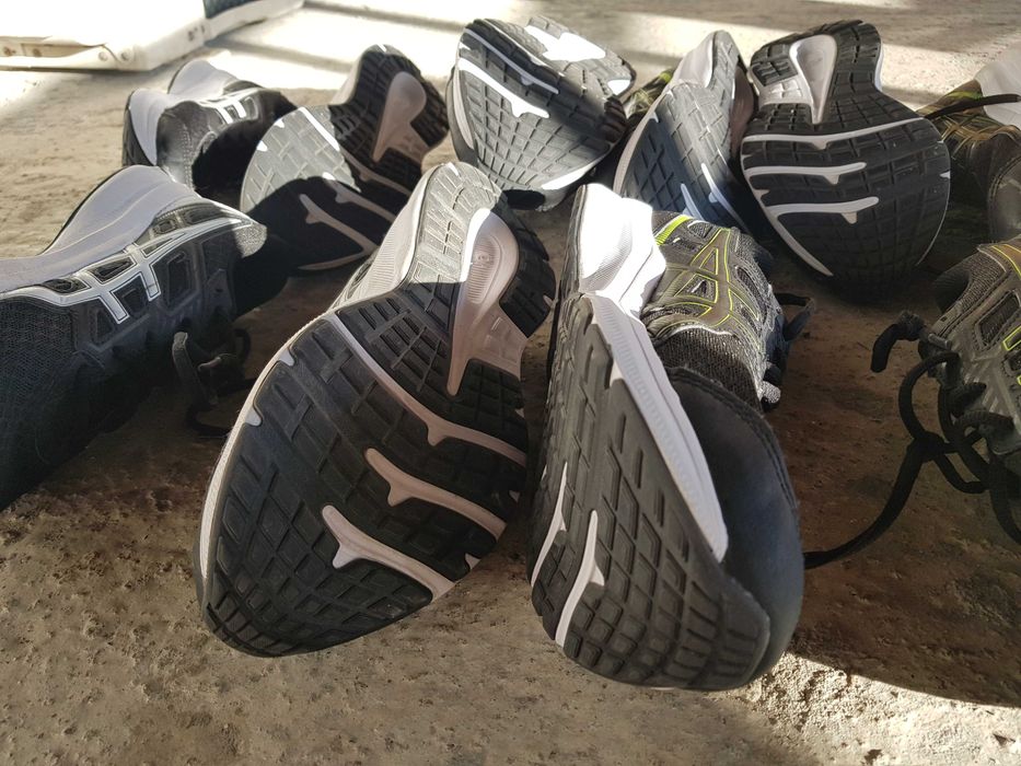 Продавам маратонки ASICS