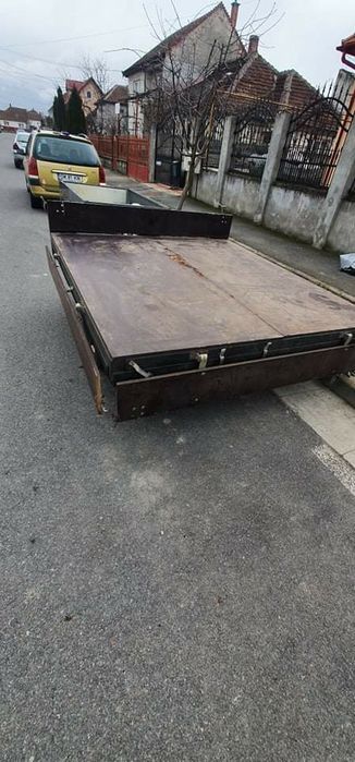 Remorci ușoare de vânzare