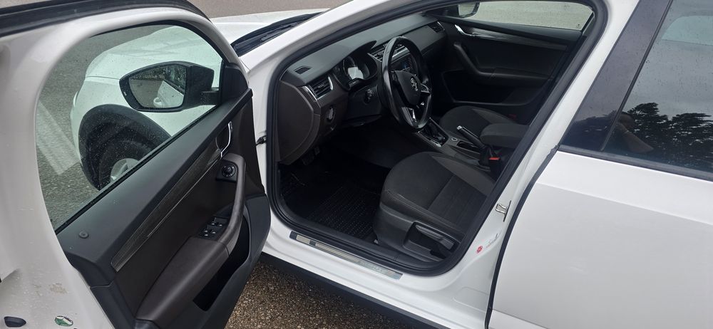 SKODA Octavia 2019 — imagine 4