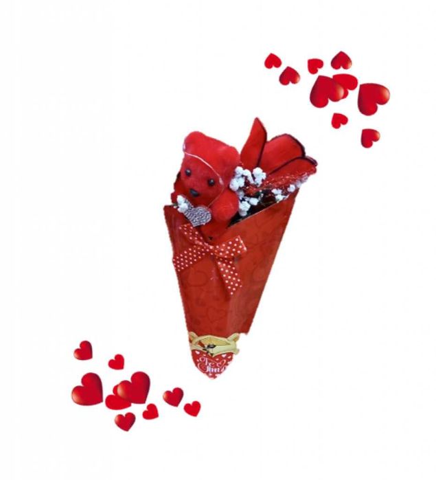 Романтичен букет с мечета и червени рози