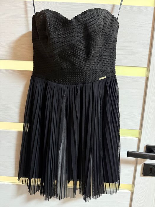 Кокетна рокля Guess