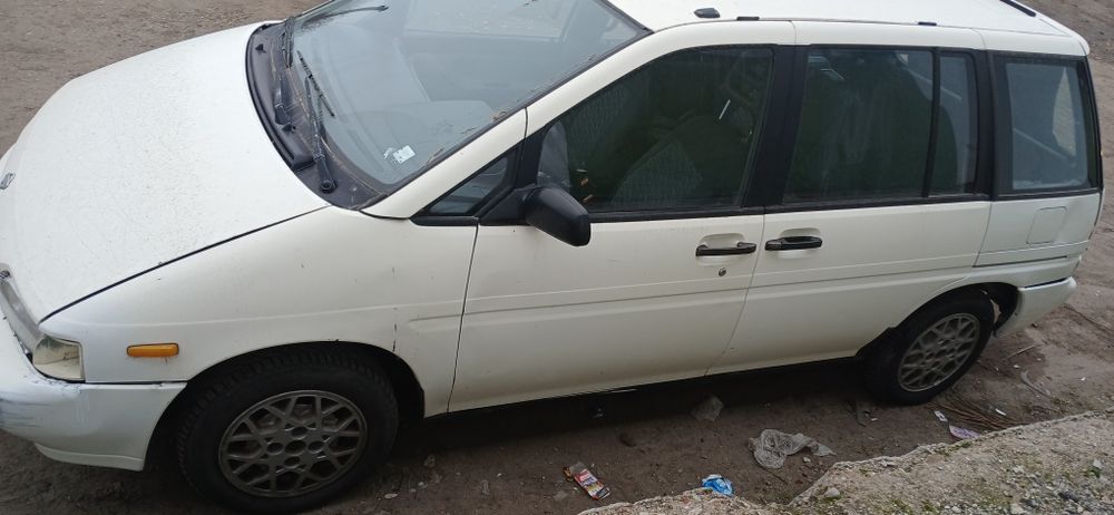 Nissan prairie 2.0i gas