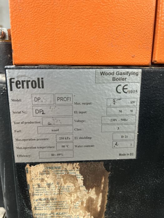 Centrală Ferroli DP 35 PROFI 35 kW pe lemne + pompe – gazeificare