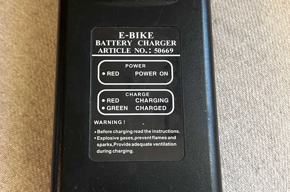 Incarcator baterie bicicleta electrica 42V 2A Li Ion mufa 3 pini