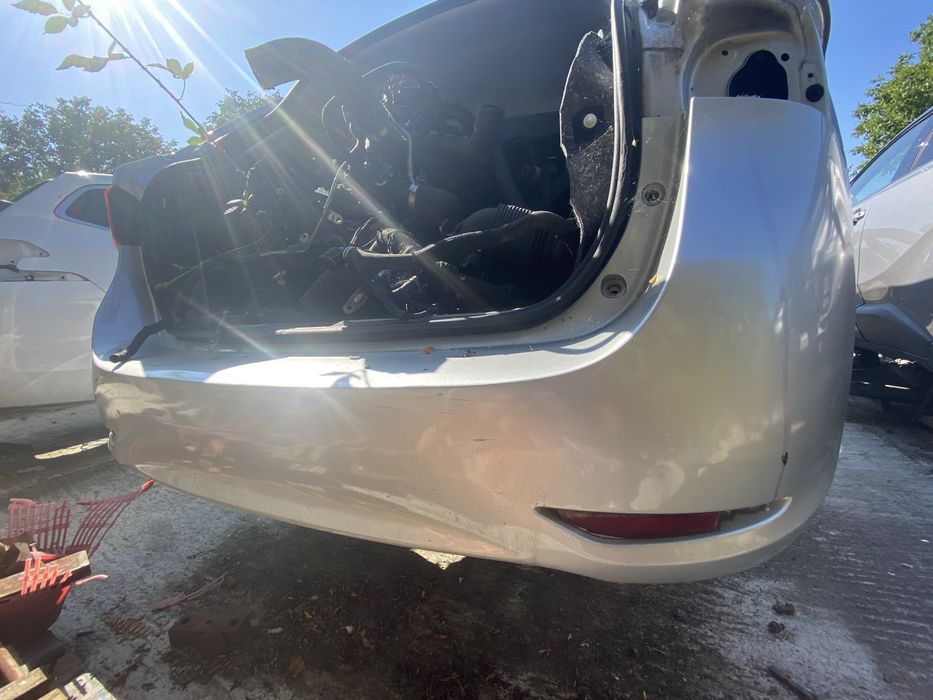 Задна броня за Toyota Avensis T27