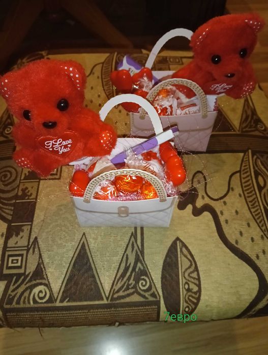 Празнични подаръци