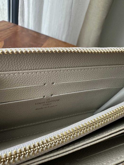 Portofel LV : Louis Vuitton Zippy Wallet – Monogram Empreinte