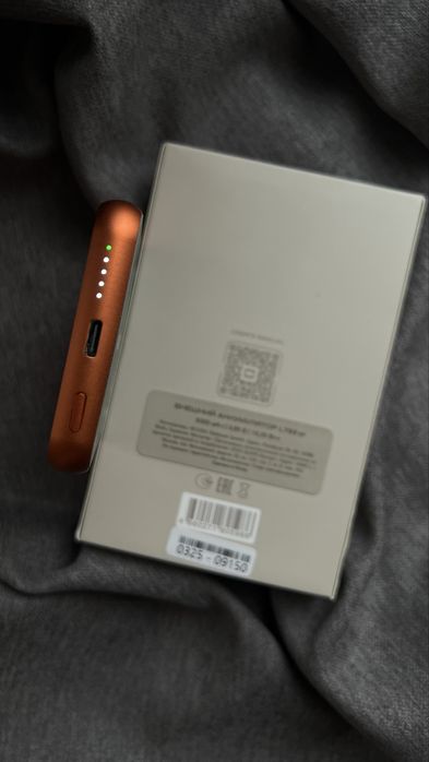 Продам повербанк BORK