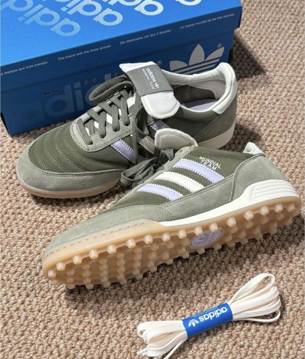 Продам новые сороконожки adidas 46р.