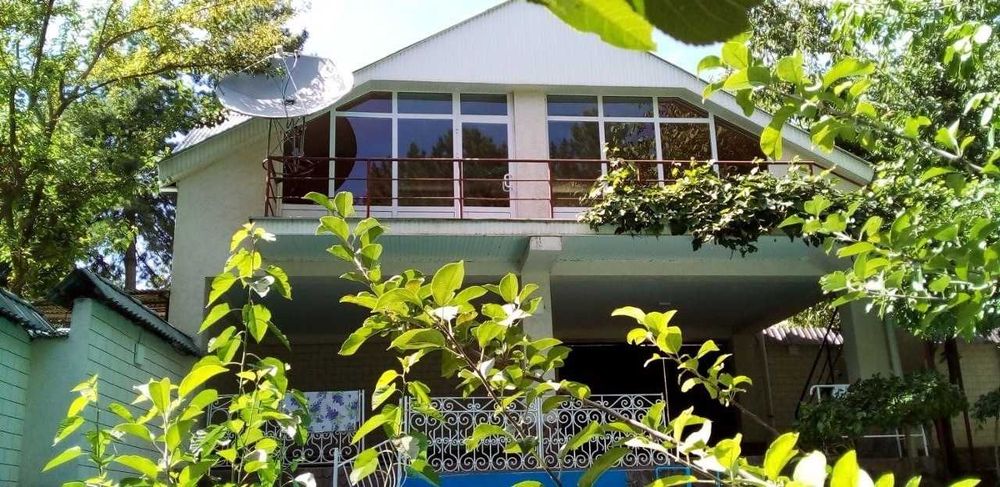 Чарвак,Продаётся дача 6 соток, 5 комнат, 2 этажа.