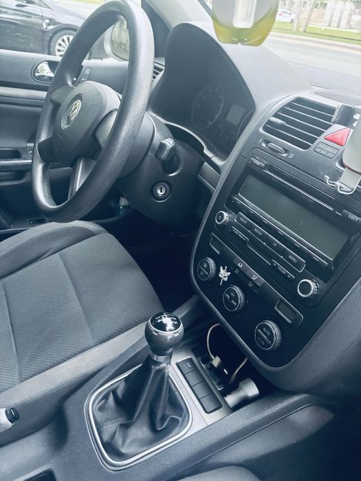 Volkswagen Golf 5 benzina 1.4