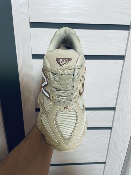 Adidasi New Balance 9060
