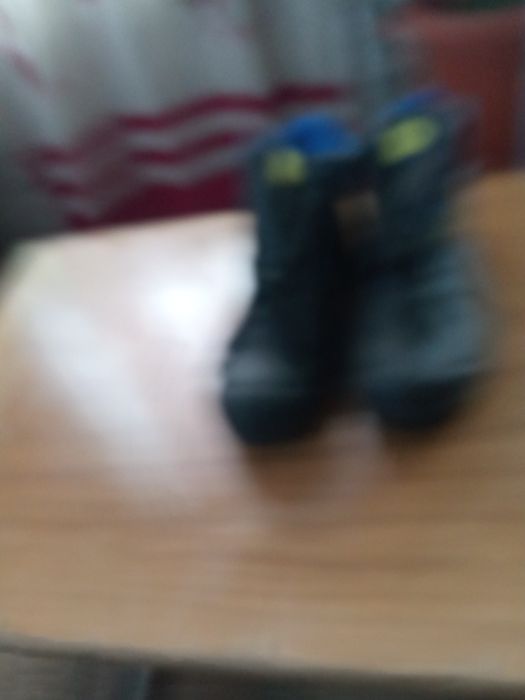 Продам новыю рабочую обувь.