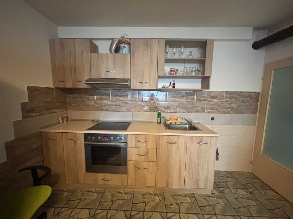 Тристаен ОБЗАВЕДЕН в Сопот, Сарая