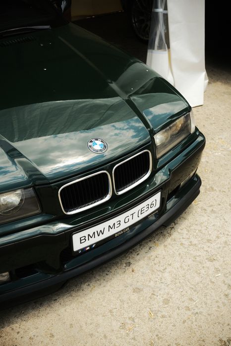 Фотограф на коли