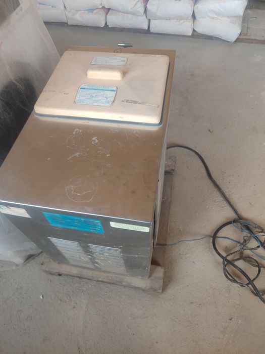 Срочно продам Фрейзер Мороженное аппарат